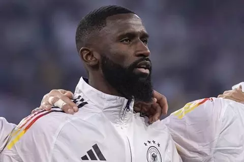 تقارير: سياسة ريال مدريد تدفع روديجير للتفكير في الدوري السعودي